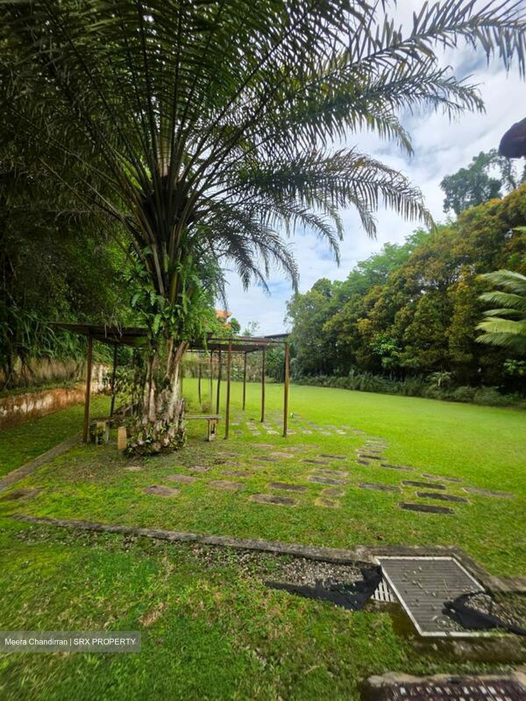 Ridout Road (D10), Detached #565980051